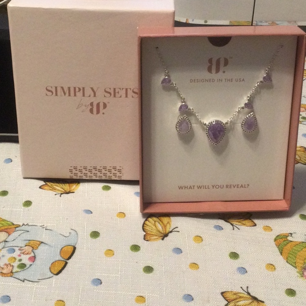 Bomb Party simply sets collection. Necklace and earring set.